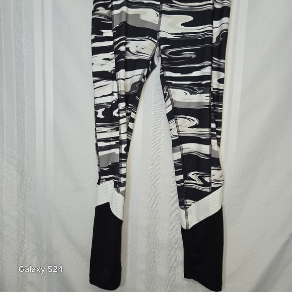 SO GIRLS BLACK AND WHITE LEGGING SIZE 1012 I - Picture 3 of 11